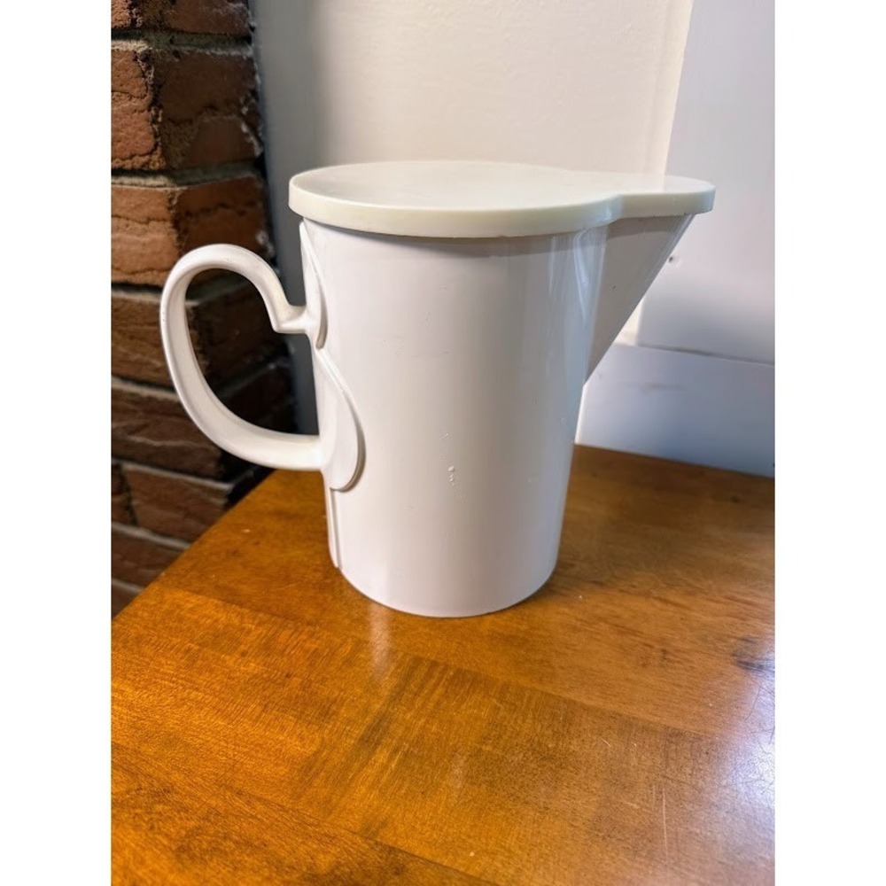 VTG Dansk Gourmet Designs 6 Cups 1-1/2 Qt 1.40 Liter White Pitcher w Lid Denmark